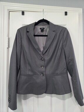 Size 10P Ann Taylor Gray Three-Button Women's Blazer